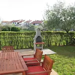 Vila Oliva, Porec