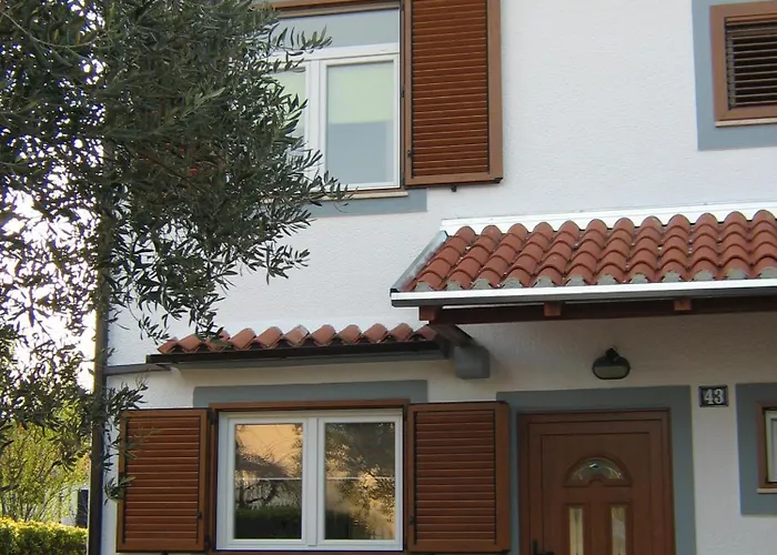 Vila Oliva, Porec