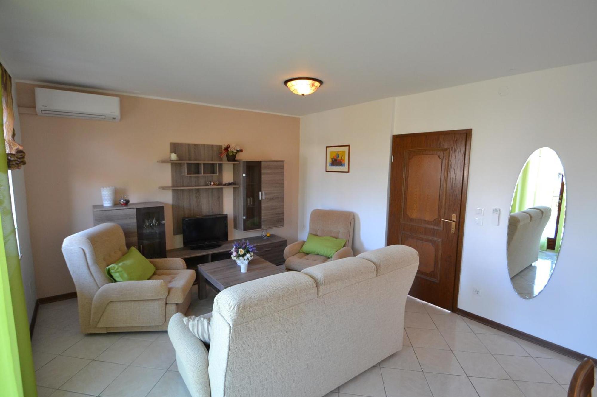 Oliva, Apartment