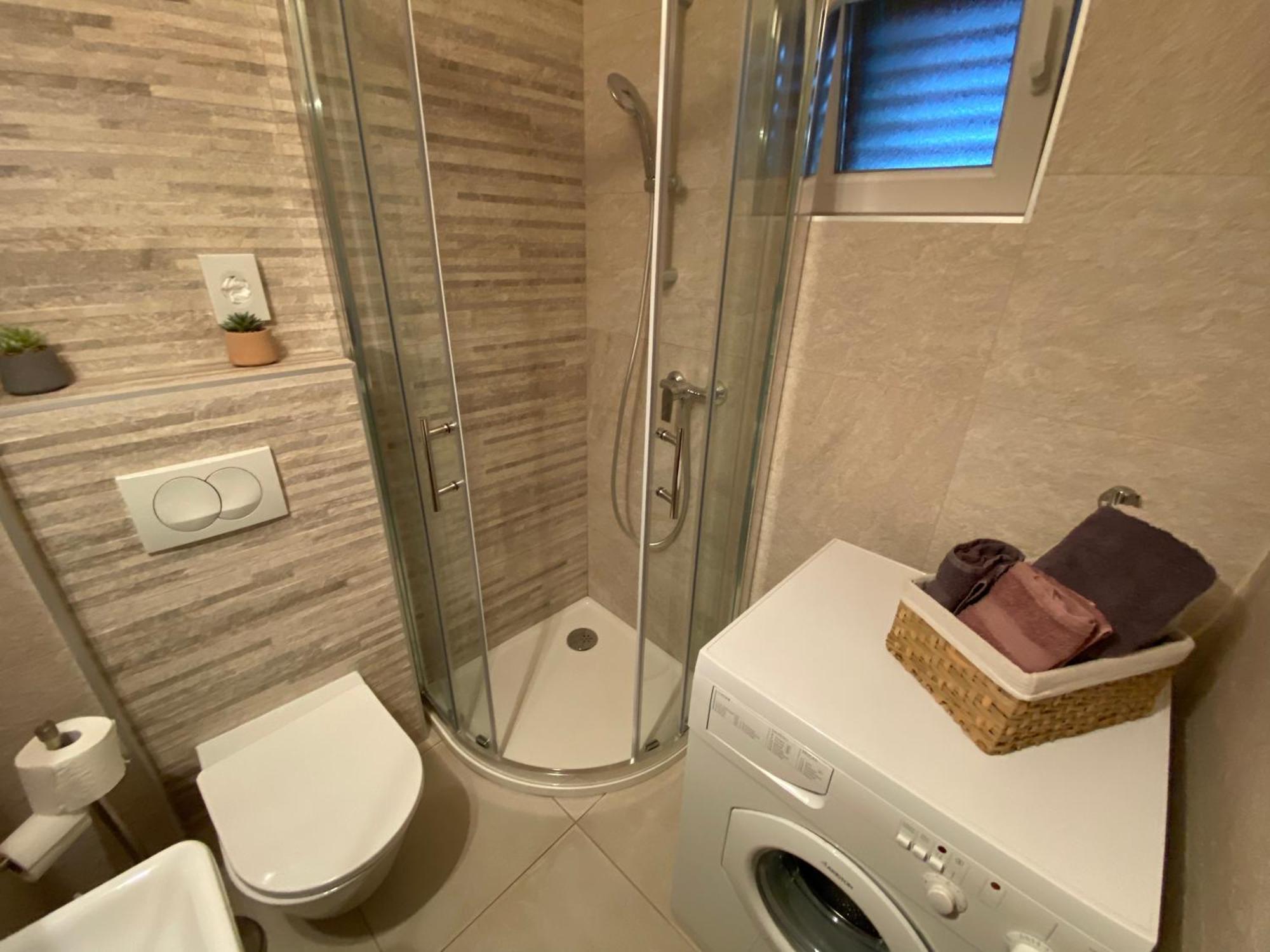 Oliva, Apartment *